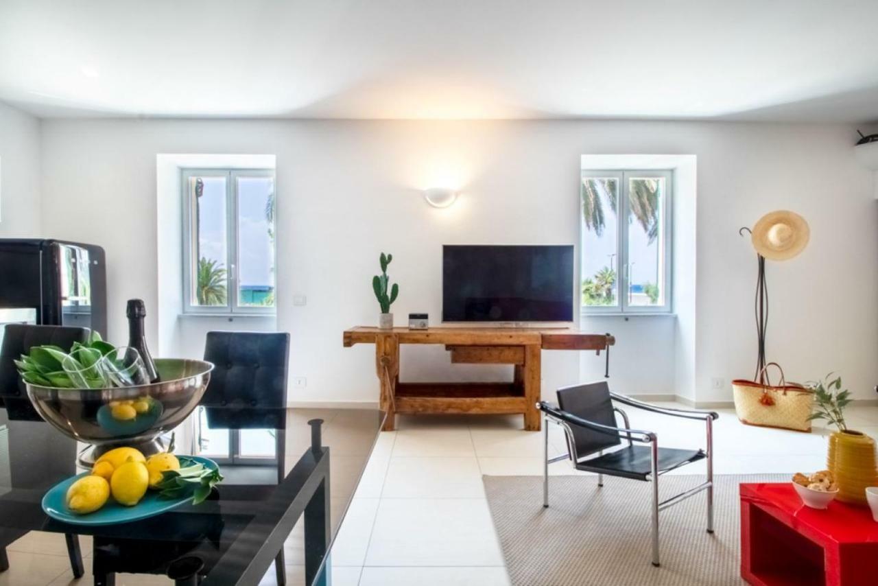 Casa Giulia - Apartment Beachfront With 2 Bedrooms, Air Conditioning And Private Parking, Just 30 Meters From The Beach Сестри-Леванте Экстерьер фото