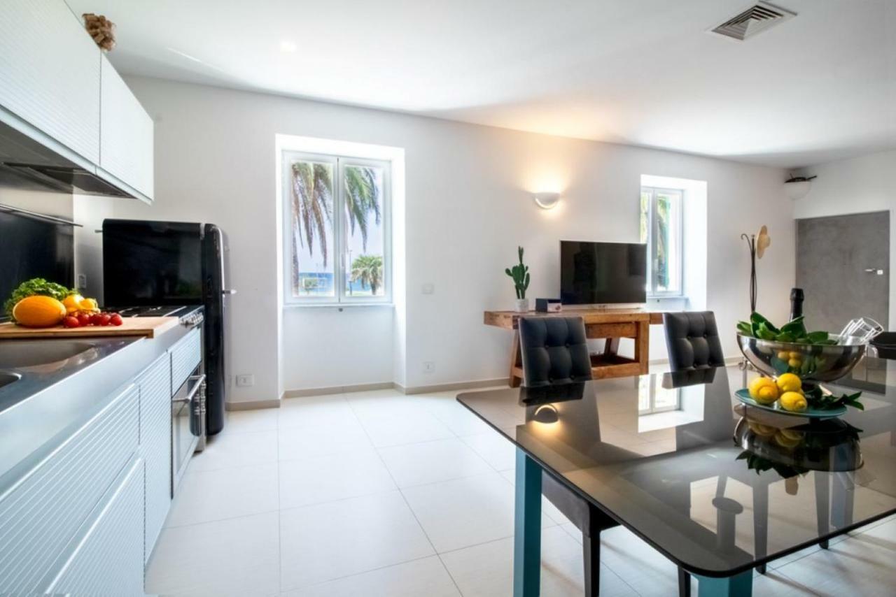 Casa Giulia - Apartment Beachfront With 2 Bedrooms, Air Conditioning And Private Parking, Just 30 Meters From The Beach Сестри-Леванте Экстерьер фото